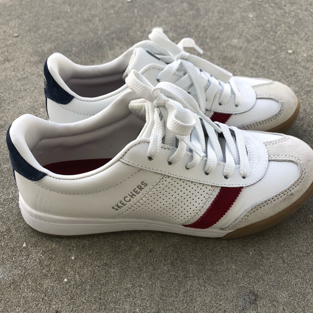 Sketchers Sneakers